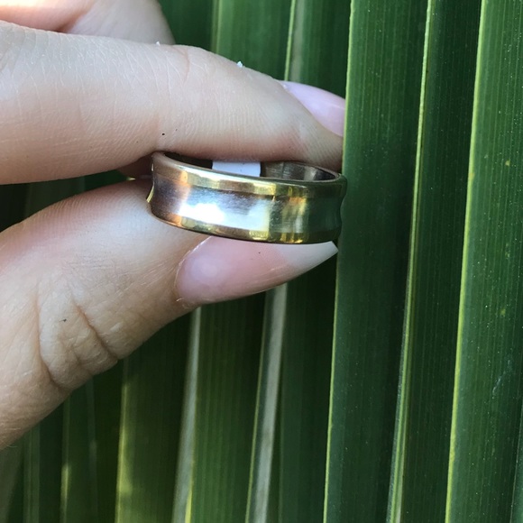 NWT stainless steel gold ring - Picture 3 of 3